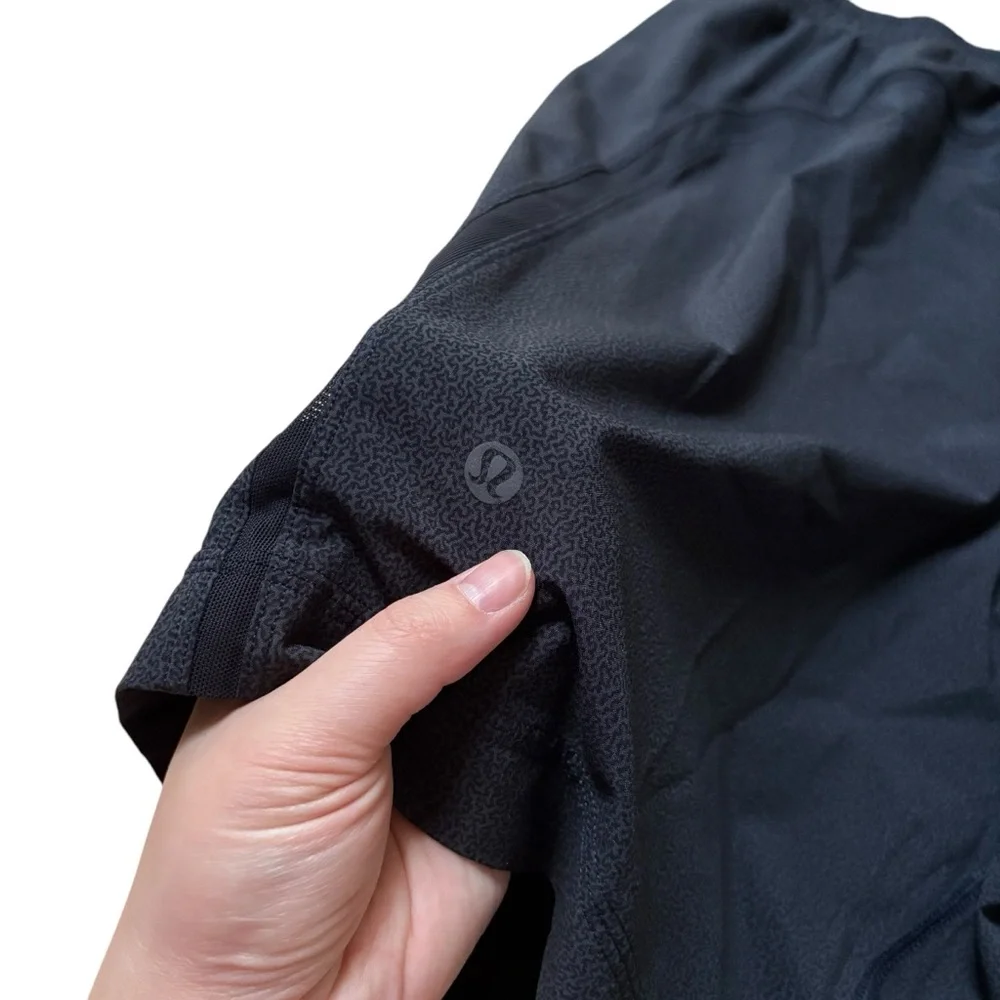 Lululemon Men Pace Breaker Lined Shorts 9
